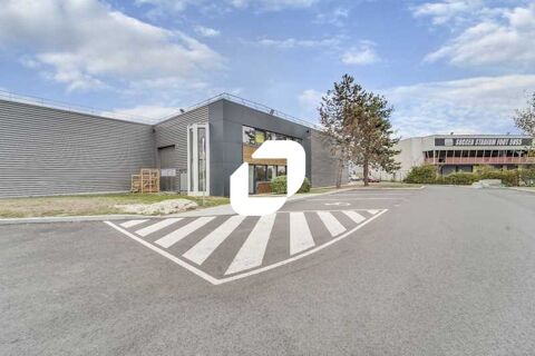 LOCAUX RENOVES - 358 m&sup2; non divisibles 2834 91700 Sainte genevieve des bois