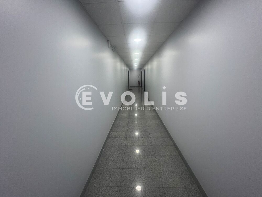   Bureaux - A VENDRE - 62 m² non divisibles Bussy saint georges