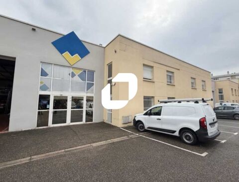 Id&eacute;alement plac&eacute; - 1&nbsp;034 m&sup2; non divisibles 10000 69007 Lyon