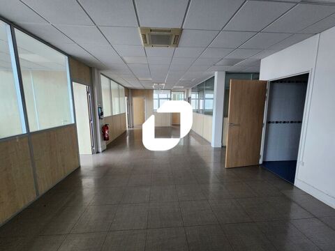 PIED DE GARE ET AUTOROUTE - 618 m&sup2; divisibles &agrave; partir de 206 m&sup2; 10300 78210 Saint cyr l'ecole