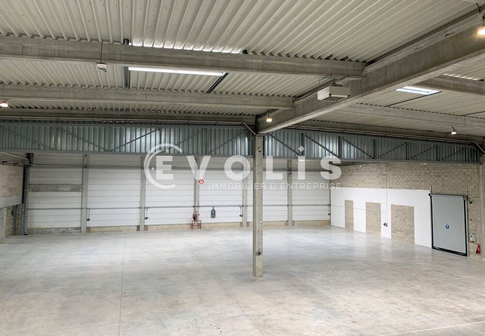   Locaux d'activité - A LOUER - 3 138 m² divisibles à partir de 1 418 m² Lieusaint