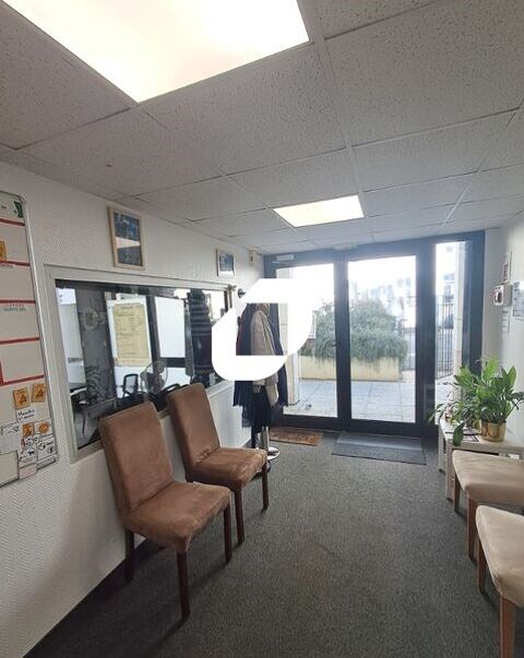 Bureaux et Locaux Commerciaux - A LOUER - 114 m² non divisibles 2841 92400 Courbevoie