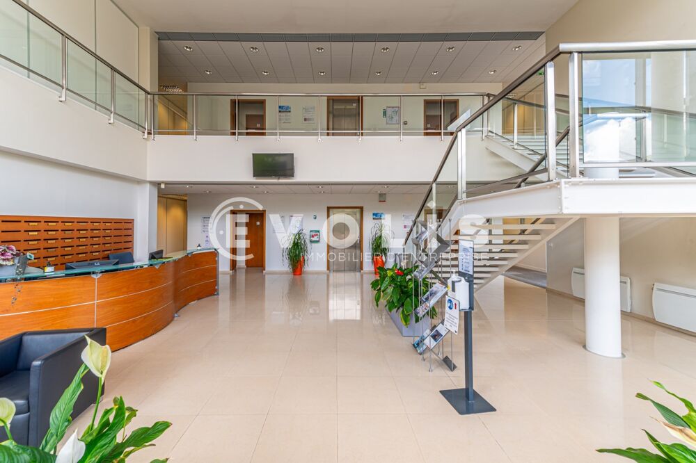   Bureaux - A LOUER - 2 551 m² non divisibles Serris