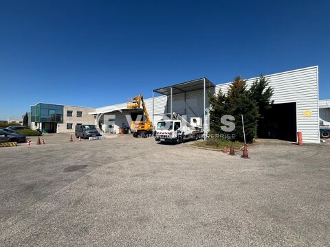 Locaux d'activit&eacute; - A VENDRE - 2&nbsp;465 m&sup2; non divisibles 3200000 69740 Genas