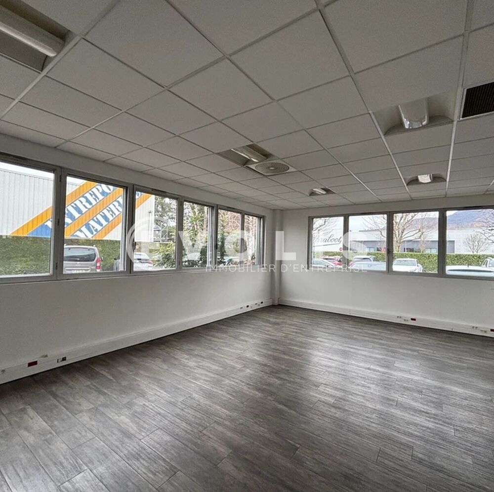   Bureaux - A LOUER - 560 m² divisibles à partir de 100 m² Moirans