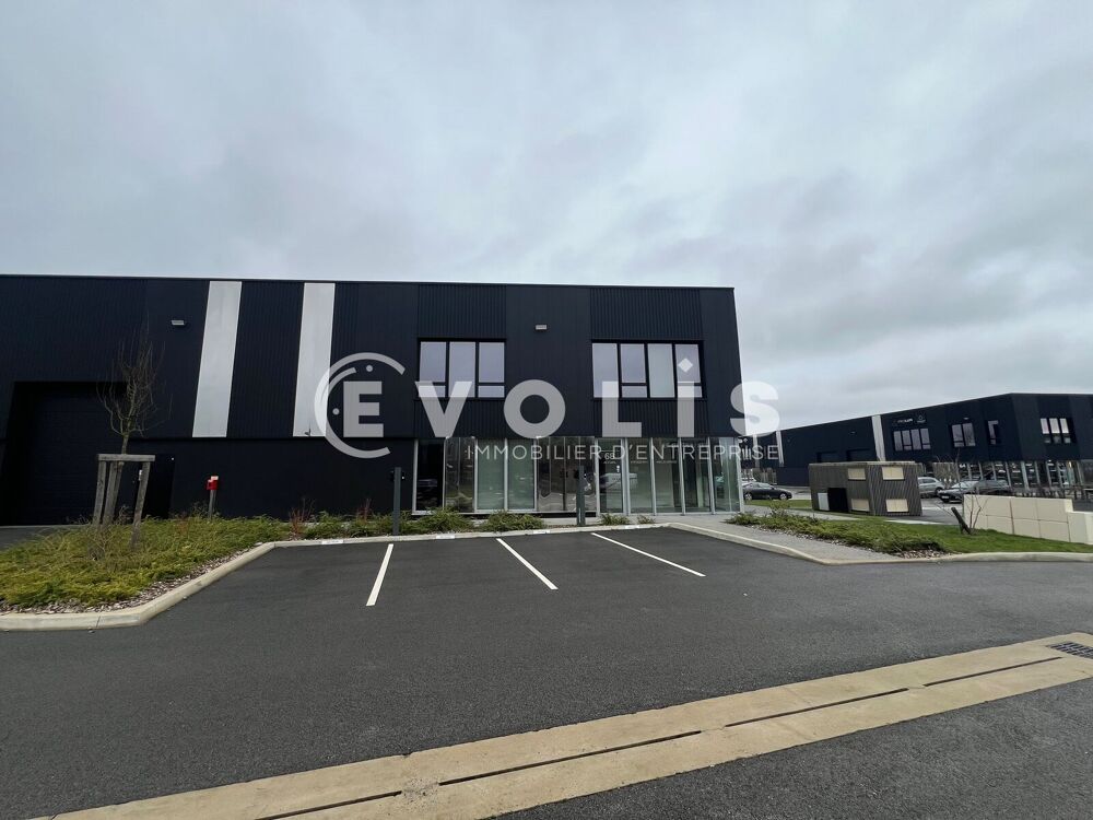   Locaux d'activité - A LOUER - 684 m² non divisibles 