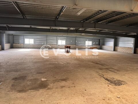 Locaux d'activit&eacute; - A VENDRE - 4&nbsp;840 m&sup2; non divisibles 4350000 78530 Buc