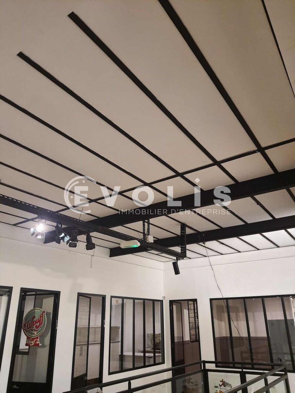   Locaux commerciaux - A LOUER - 465 m² non divisibles Paris 11