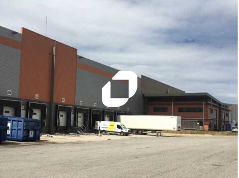 Entrep&ocirc;ts - A LOUER - 5&nbsp;531 m&sup2; non divisibles 29960 13310 Saint martin de crau