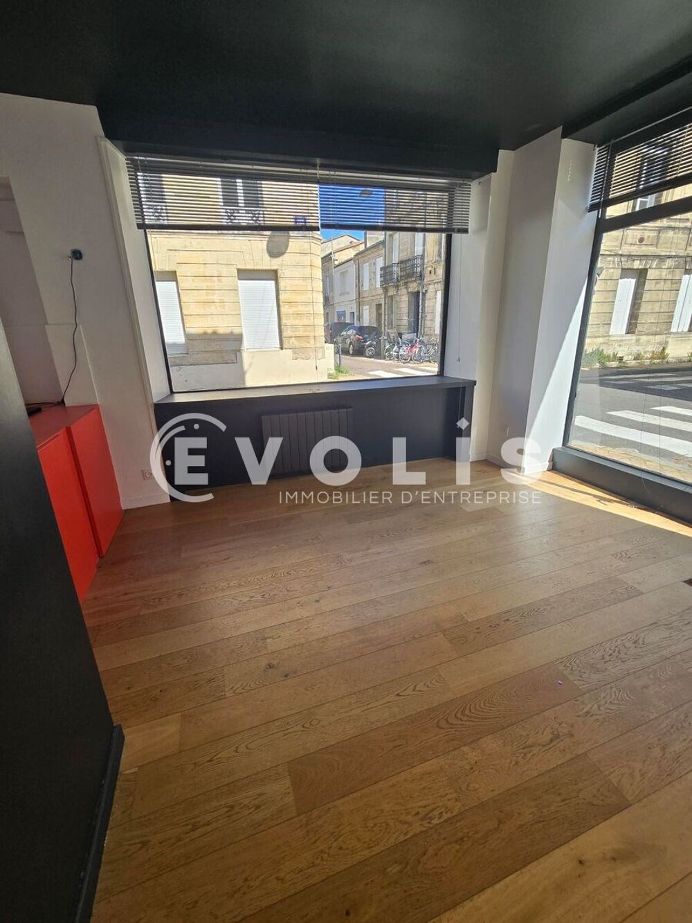   Locaux commerciaux - A LOUER - 19 m² non divisibles 