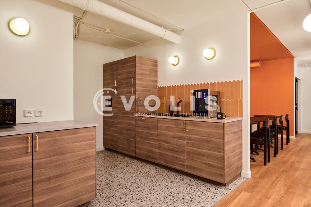   Bureaux - A LOUER - 69 m² non divisibles Paris 10