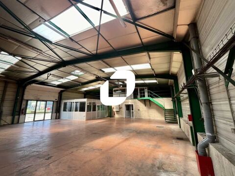 Localisation / luminosit&eacute; - 550 m&sup2; non divisibles 4833 69400 Arnas