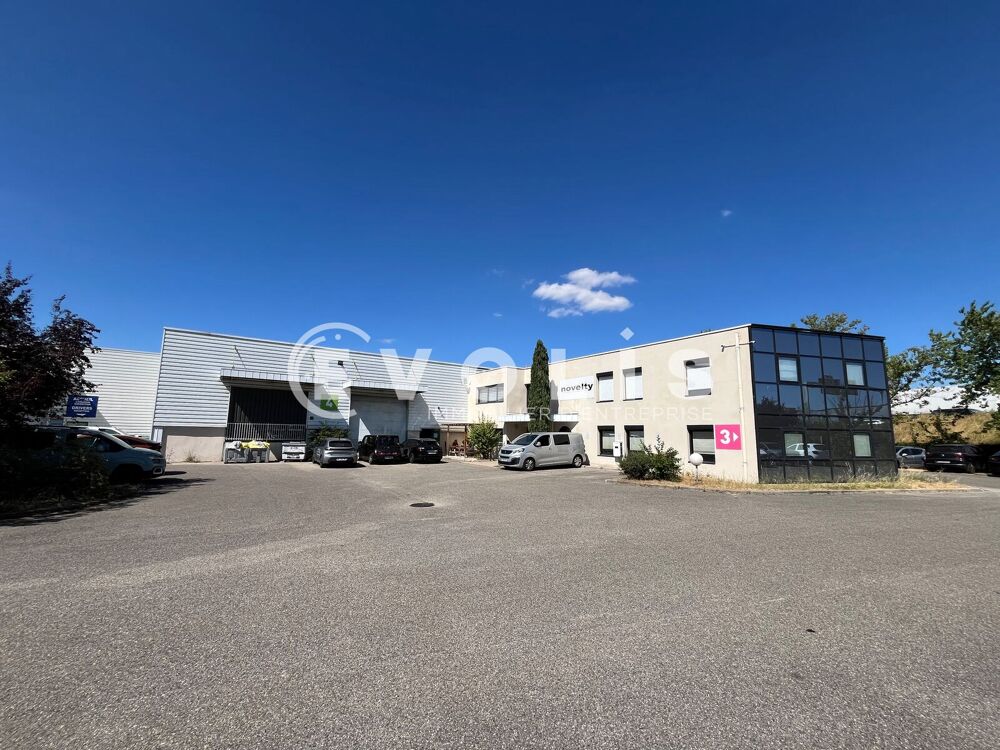   Locaux d'activité - A LOUER - 2 600 m² non divisibles 