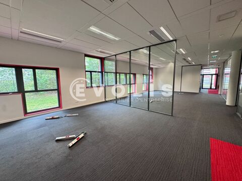   Bureaux - A VENDRE - 2 000 m² divisibles à partir de 300 m² 