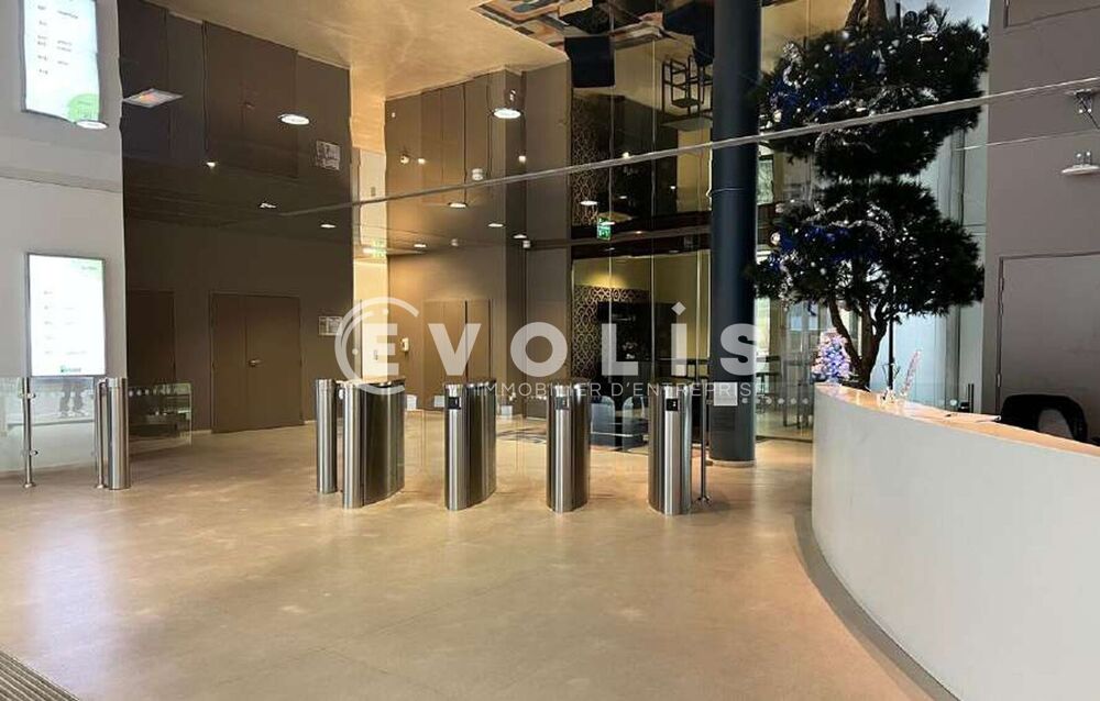   Bureaux - A LOUER - 224 m² non divisibles Villejuif