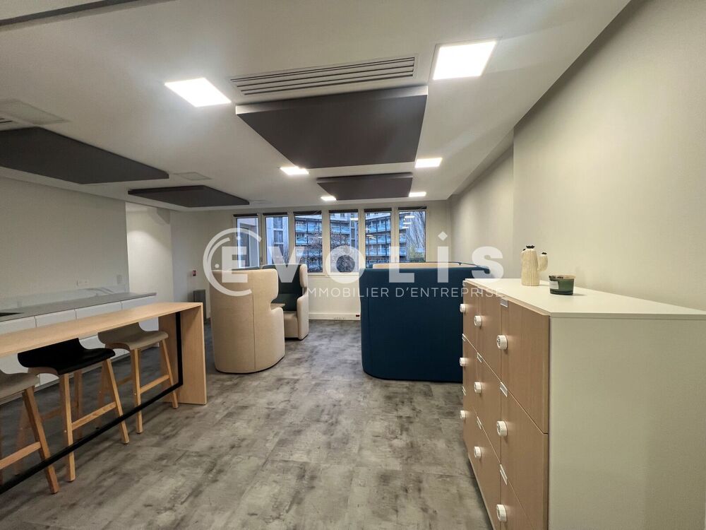   Bureaux - A LOUER - 203 m² non divisibles Paris 17