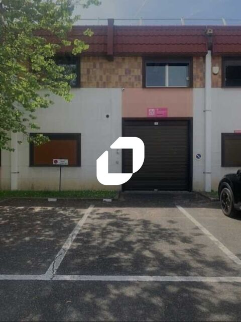 RARE SUR LE SECTEUR - 211 m&sup2; non divisibles 2500 91300 Massy