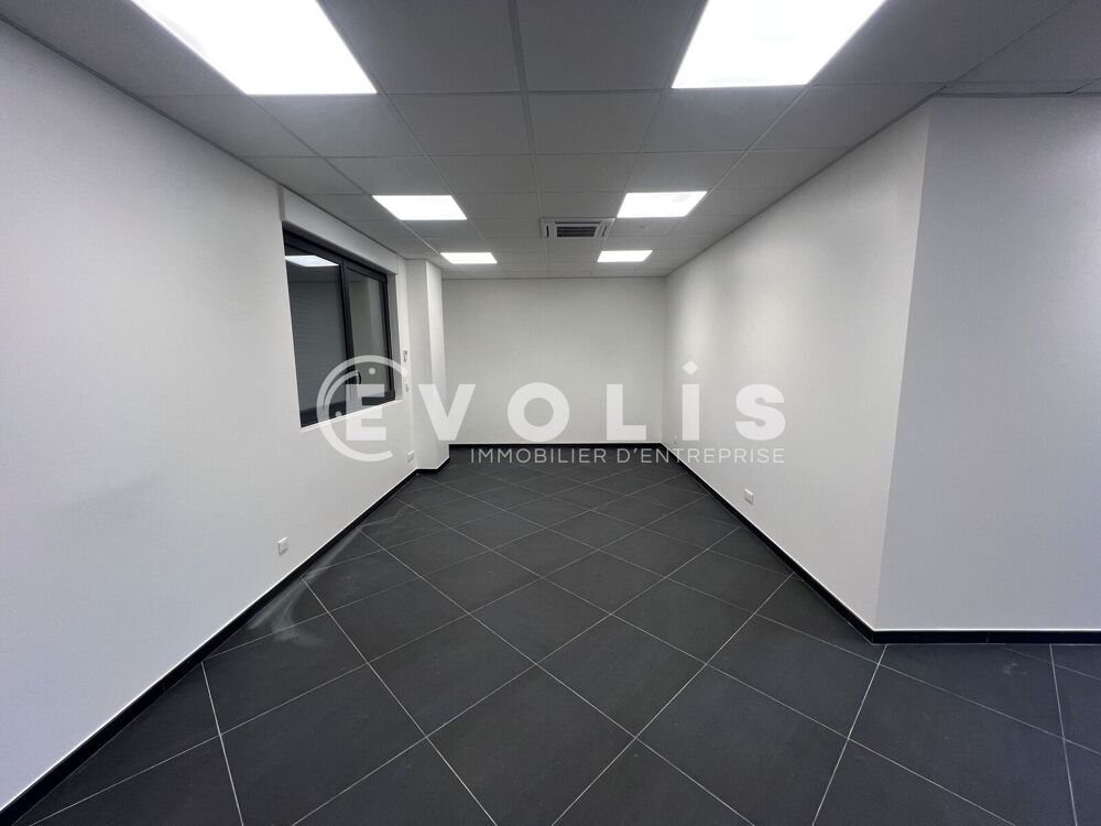   Bureaux - A LOUER - 140 m² non divisibles Saint pierre du perray
