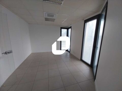 Bureaux - A LOUER - 430 m&sup2; divisibles &agrave; partir de 180 m&sup2; 5390 33520 Bruges