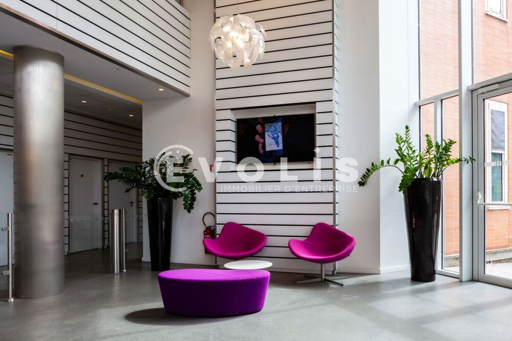   BUREAUX A LOUER AU PIED DU RER A - 2 051 m² divisibles à partir de 219 m² Rueil malmaison