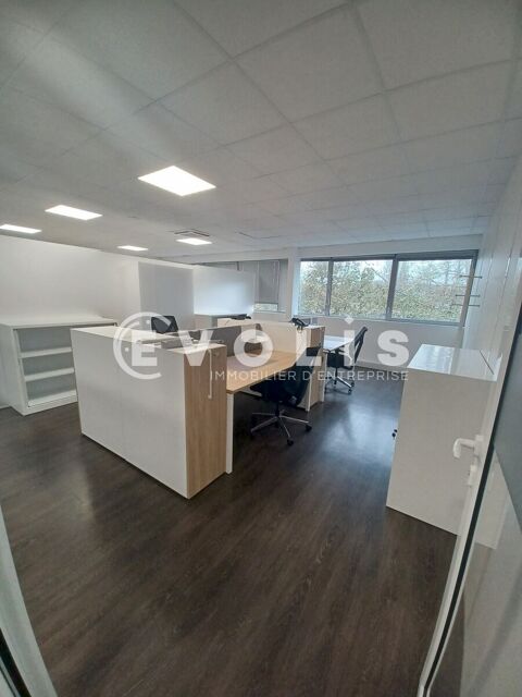 Bureaux - A LOUER - 250 m² divisibles à partir de 54 m² 2566 77090 Collegien