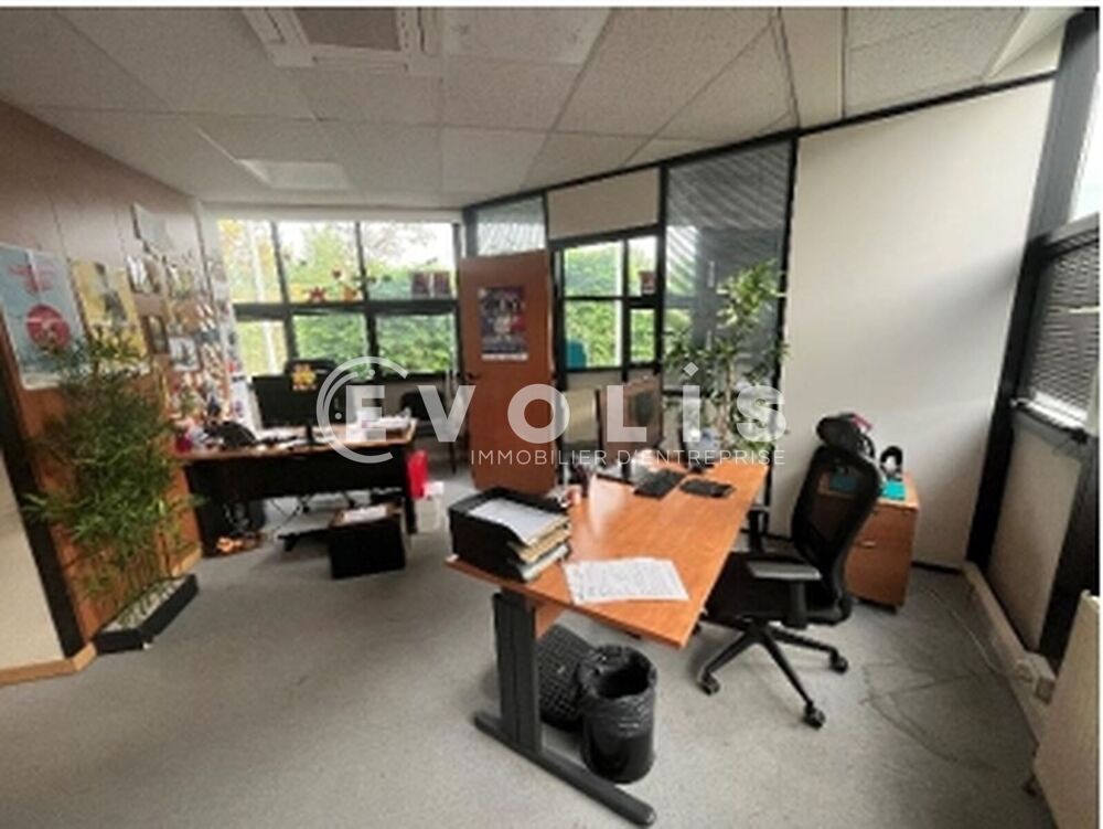   Bureaux - A LOUER - 256 m² non divisibles 