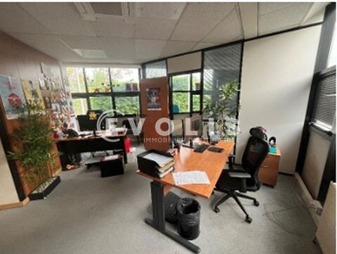 Bureaux - A LOUER - 256 m&sup2; non divisibles 3424 94500 Champigny sur marne