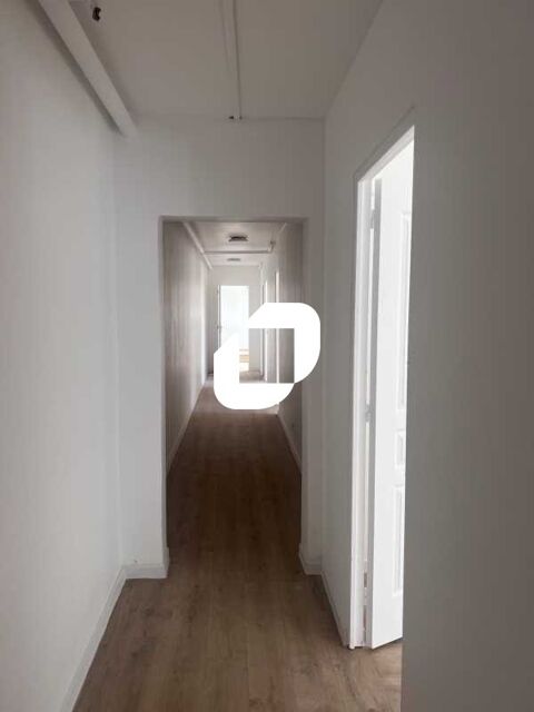 Locaux d'Activit&eacute;s - A LOUER - 2&nbsp;300 m&sup2; non divisibles 11500 77100 Meaux