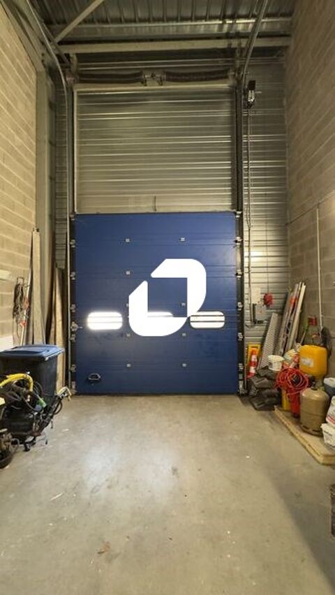 Petite activit&eacute; de stockage ou artisanale - 204 m&sup2; non divisibles 1650 67201 Eckbolsheim