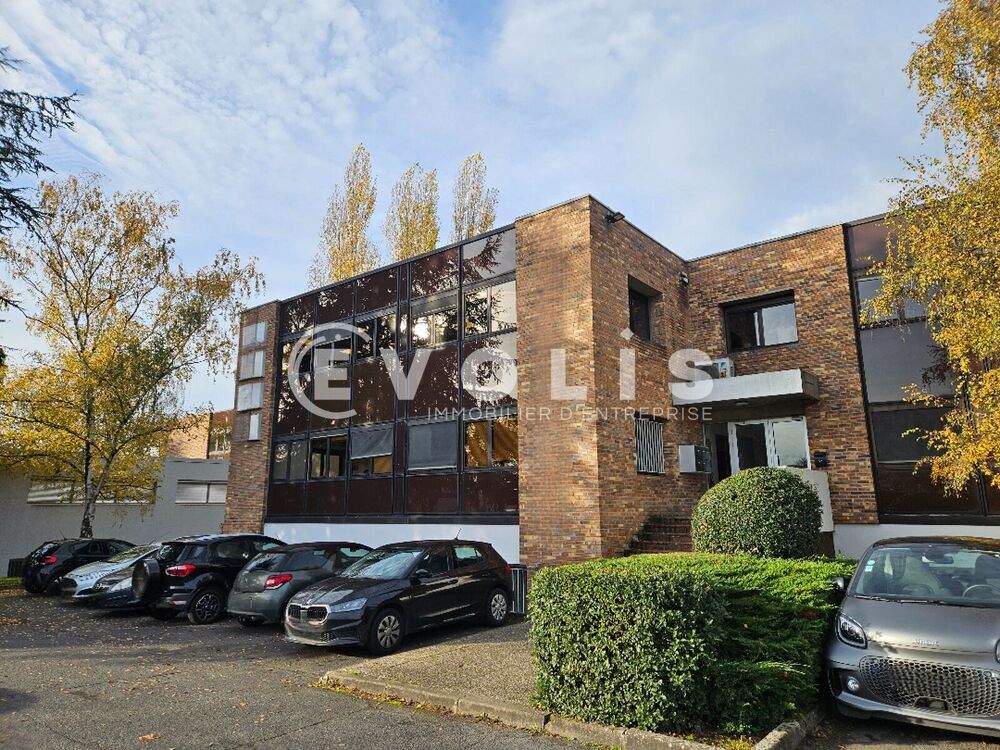   Locaux d'activité - A LOUER - 550 m² non divisibles 