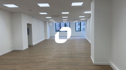 IMMEUBLE DONNANT SUR PLACE KLEBER - 145 m&sup2; non divisibles 2500 67000 Strasbourg