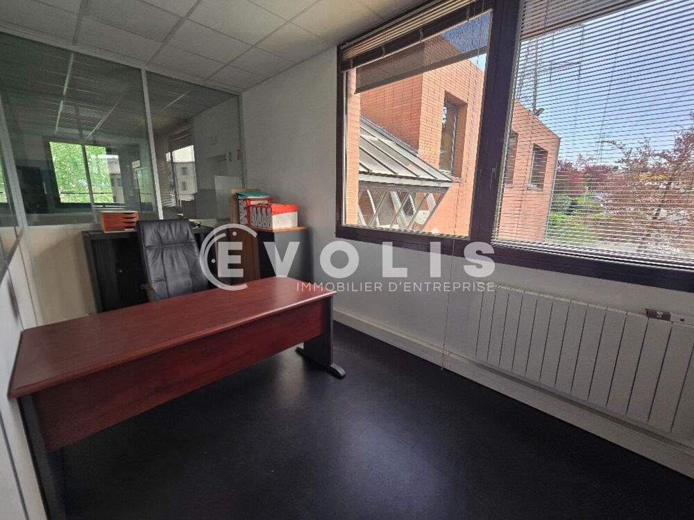   Bureaux - A LOUER - 332 m² divisibles à partir de 97 m² Igny