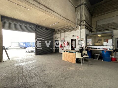   Entrepôts - A LOUER - 5 582 m² divisibles à partir de 75 m² 