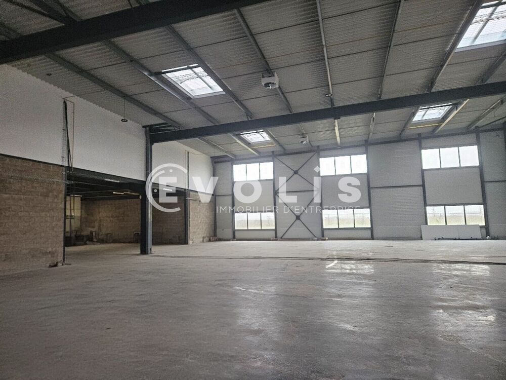   Locaux d'activité - A VENDRE - 1 273 m² divisibles à partir de 474 m² 