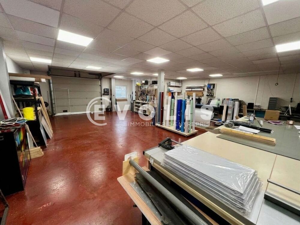   Bureaux - A LOUER - 409 m² divisibles à partir de 28 m² Ormoy
