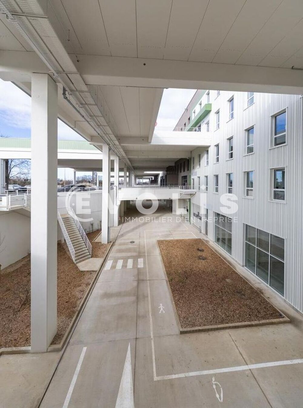  Locaux d'activité - A LOUER - 20 630 m² divisibles à partir de 526 m² Bondy