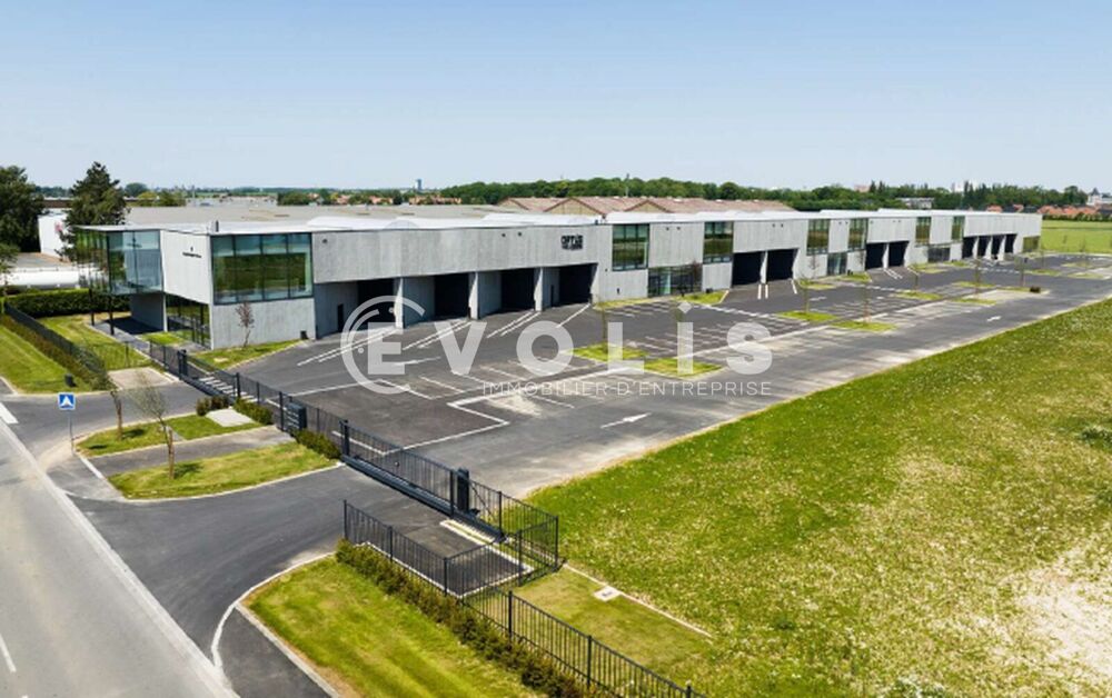   Locaux d'activité - A LOUER - 1 982 m² divisibles à partir de 520 m² 