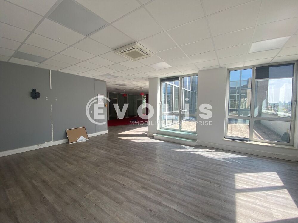   Immeuble situé au pied du RER A - 810 m² divisibles à partir de 250 m² Neuilly plaisance