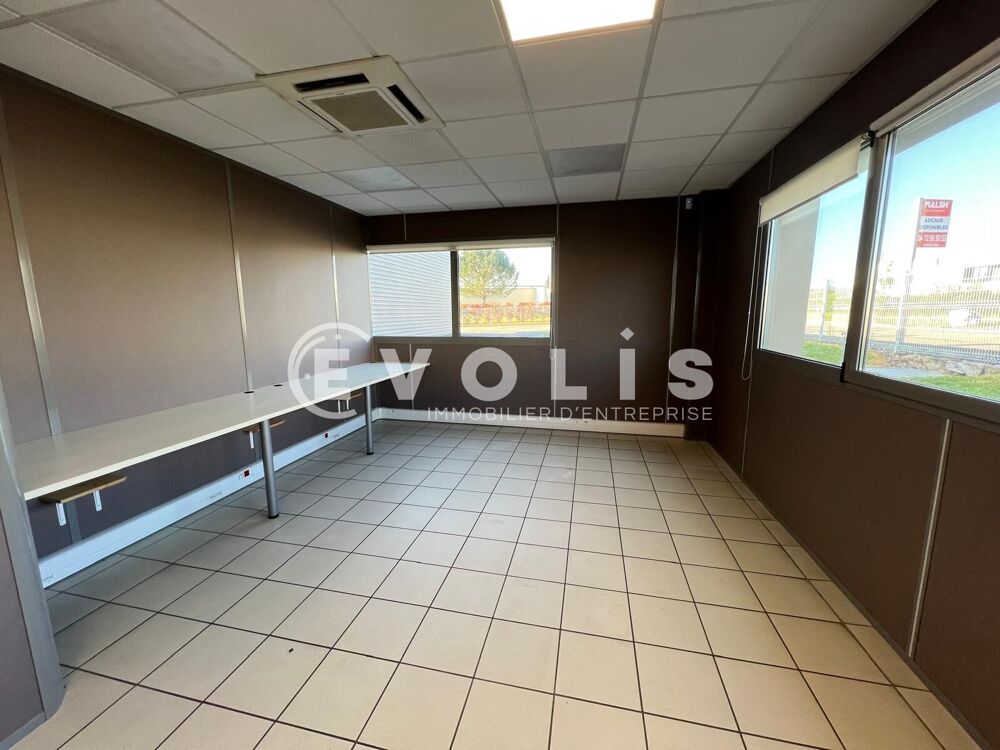   LOCAL D'ACTIVITE A LOUER SUR TERRAIN INDEPENDANT - 870 m² non divisibles Vourles
