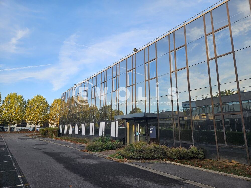   Locaux d'activité - A LOUER - 2 882 m² non divisibles 