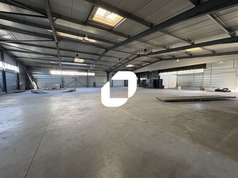 Locaux d'Activit&eacute;s - A LOUER - 1&nbsp;000 m&sup2; non divisibles 8000 33370 Artigues pres bordeaux