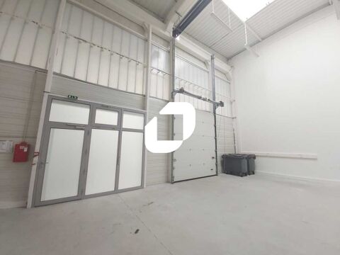 Activit&eacute; fonctionnelle id&eacute;ale pour du stockage - 292 m&sup2; non divisibles 2807 91120 Palaiseau