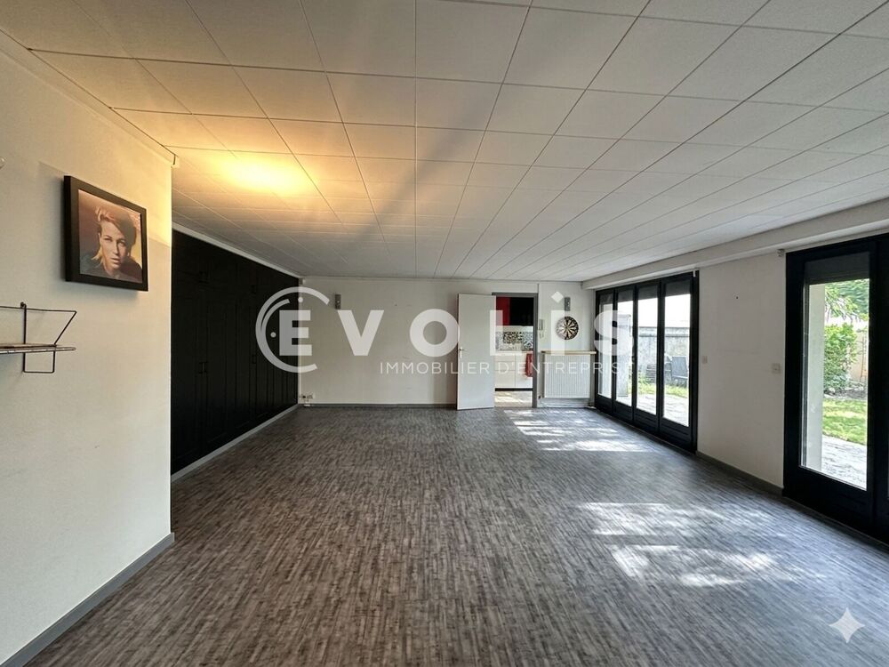   Bureaux - A LOUER - 102 m² non divisibles Suresnes