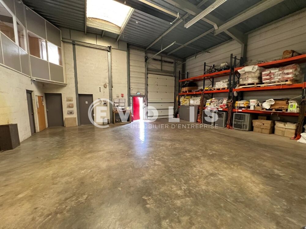   Locaux d'activité - A LOUER - 540 m² non divisibles 