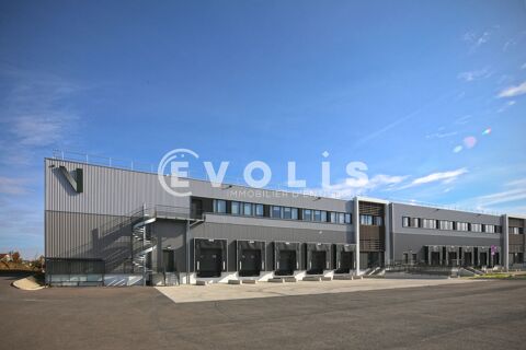   Entrepôts - A LOUER - 12 632 m² divisibles à partir de 2 793 m² 