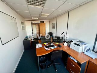   Bureaux - A VENDRE - 138 m² non divisibles Evry-courcouronnes