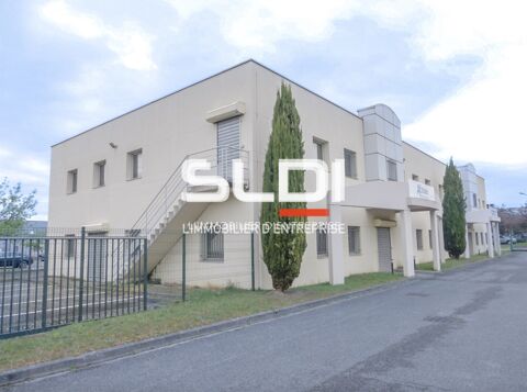 PARKSHARE - 172 m&sup2; non divisibles 1450 69800 Saint priest