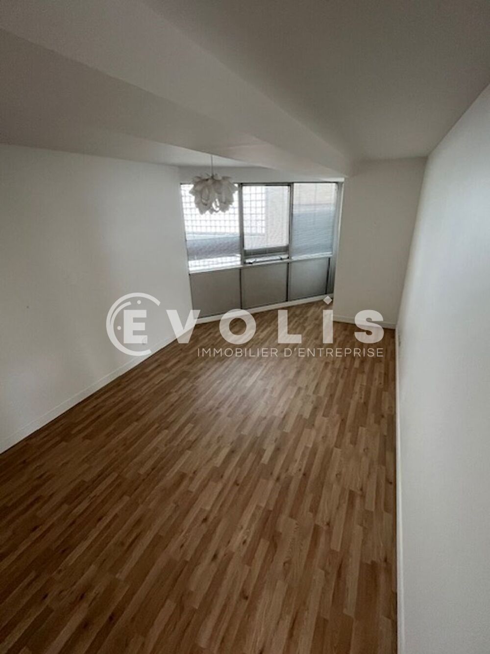   Bureaux - A VENDRE - 240 m² non divisibles Bagnolet