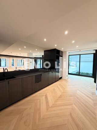   Bureaux - A LOUER - 320 m² non divisibles Paris 8