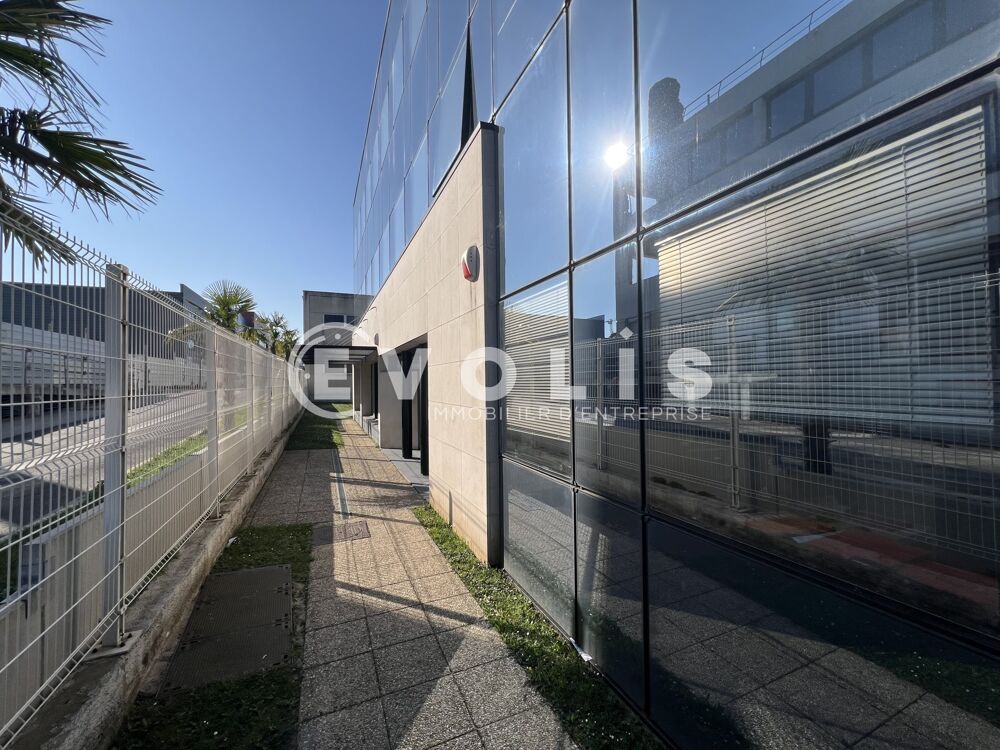   BUREAUX DE STANDING A LOUER - 427 m² divisibles à partir de 71 m² 